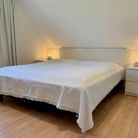 6-person With Garden *