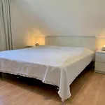 6-person With Garden *