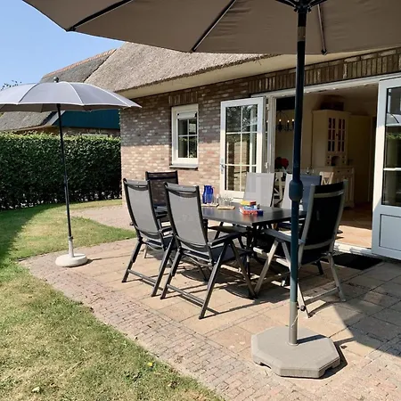 Casa vacanze 6-person With Garden Sint Maartensvlotbrug